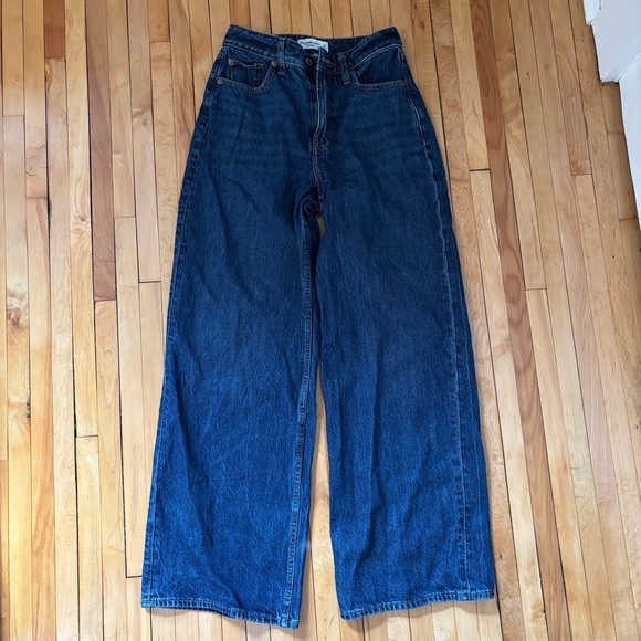 Abercrombie | Wide Leg Jean - Picture 2 of 10